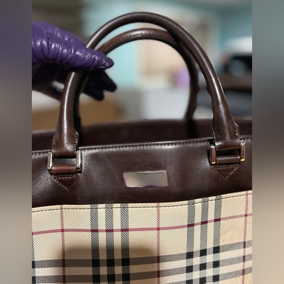 Burberry handbag in Nova Check Plaid Canvas and brown leather. Great deal! - Picture 2 of 8